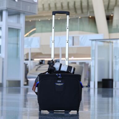 Think Tank Airport Navigator V2 0 Rolling Bag