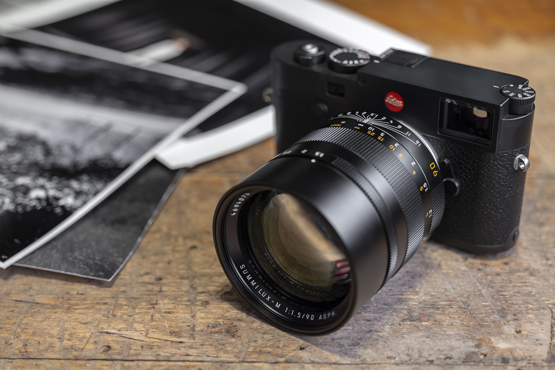 Leica Summilux M 90mm F 1 5 Asph Black Lens